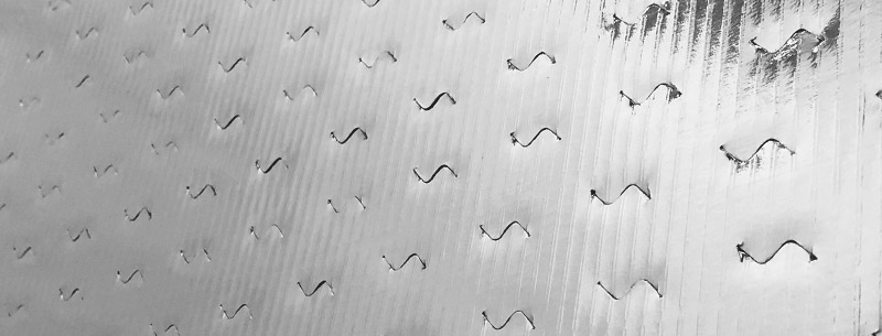 通気スリットから湿気を逃がす